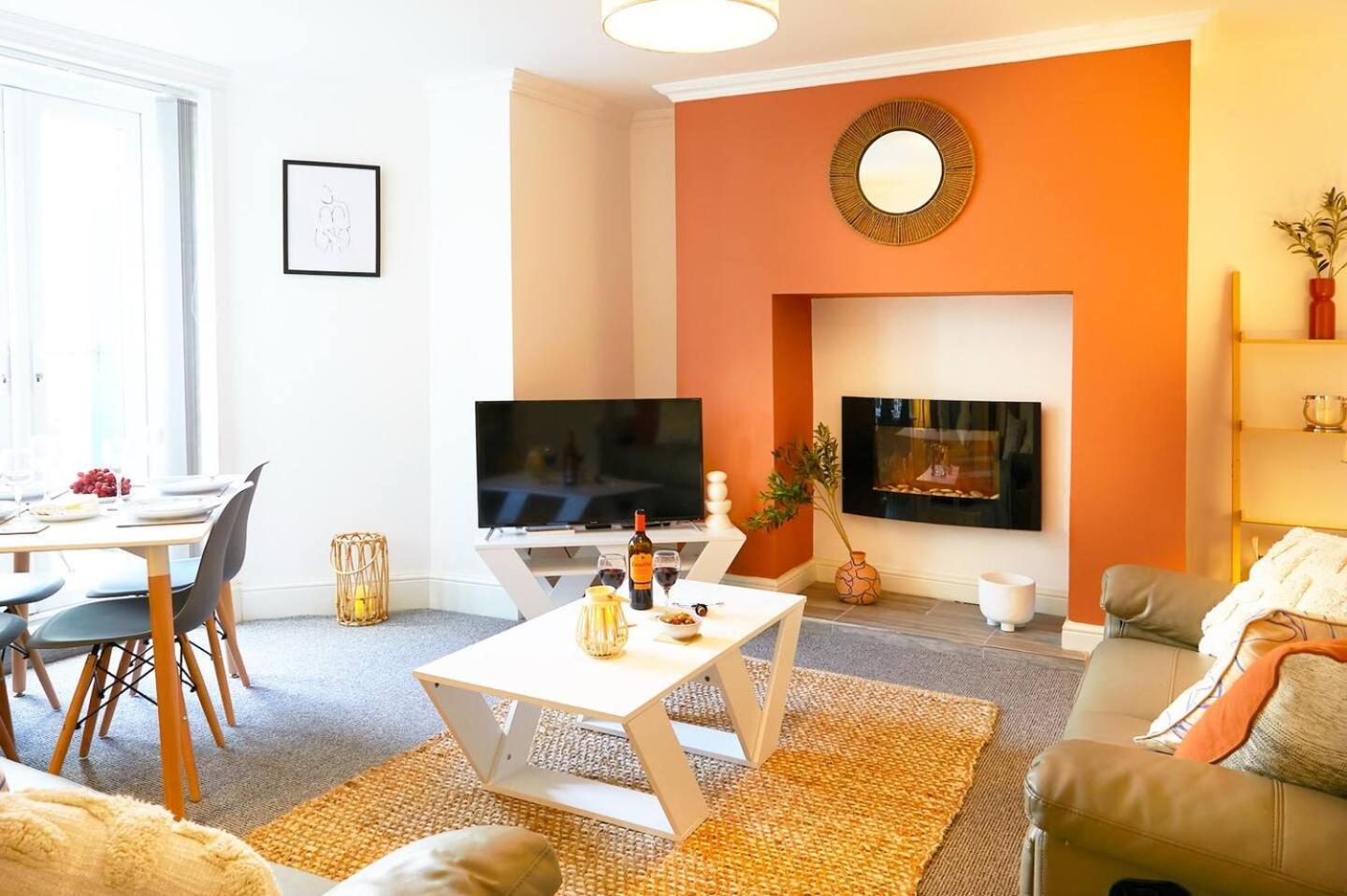 The Court Yard - Fantastic Location! Apartment